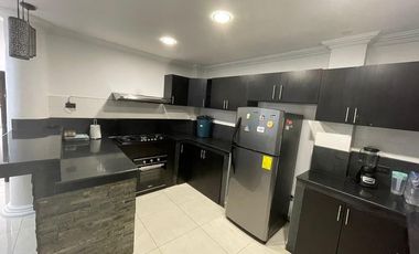 Venta de Casa remodelada de 2 pisos + terraza en ciudadela  Las Orquideas norte de Guayaquil