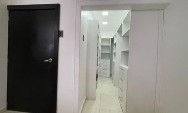 Venta de Casa remodelada de 2 pisos + terraza en ciudadela  Las Orquideas norte de Guayaquil