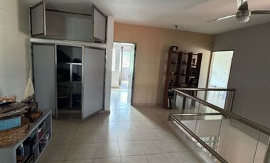 VENDO CASA AMPLIADA EN PUENTE MORENO EN PRIMERA SECCION