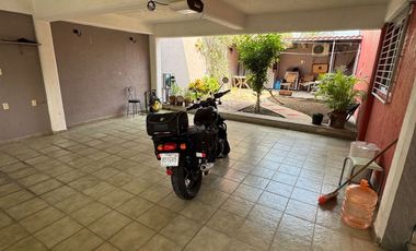 VENDO CASA AMPLIADA EN PUENTE MORENO EN PRIMERA SECCION