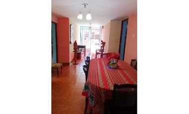 Oportunidad con 30 mil dólares de inicial + banco. Venta linda Casa con 7 Dptos En San Juan De Miraflores – Ideal Para Vivienda O Inversión.