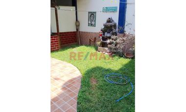 Oportunidad con 30 mil dólares de inicial + banco. Venta linda Casa con 7 Dptos En San Juan De Miraflores – Ideal Para Vivienda O Inversión.