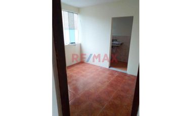 Oportunidad con 30 mil dólares de inicial + banco. Venta linda Casa con 7 Dptos En San Juan De Miraflores – Ideal Para Vivienda O Inversión.