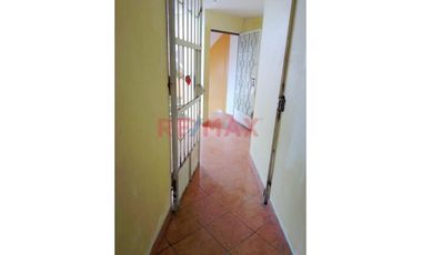 Oportunidad con 30 mil dólares de inicial + banco. Venta linda Casa con 7 Dptos En San Juan De Miraflores – Ideal Para Vivienda O Inversión.
