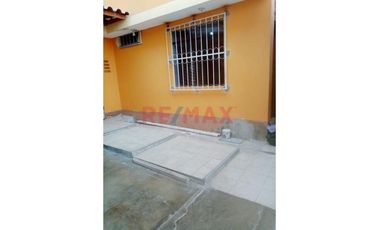 Oportunidad con 30 mil dólares de inicial + banco. Venta linda Casa con 7 Dptos En San Juan De Miraflores – Ideal Para Vivienda O Inversión.