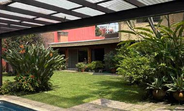 Amplia casa sola en calle Santa Clara, San Cristobal.