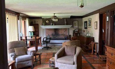 Amplia casa sola en calle Santa Clara, San Cristobal.