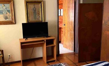 Amplia casa sola en calle Santa Clara, San Cristobal.