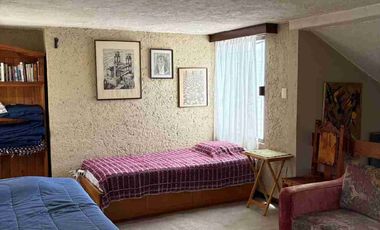 Amplia casa sola en calle Santa Clara, San Cristobal.