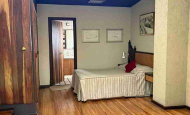 Amplia casa sola en calle Santa Clara, San Cristobal.