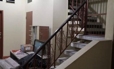 RUMAH 2 LANTAI EKSKLUSIF di Jl. Bali, Makassar! 3+1 Kamar Tidur, SHM, Hanya Rp4 Miliar!