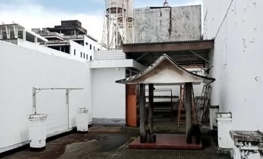 RUMAH 2 LANTAI EKSKLUSIF di Jl. Bali, Makassar! 3+1 Kamar Tidur, SHM, Hanya Rp4 Miliar!