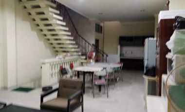 RUMAH 2 LANTAI EKSKLUSIF di Jl. Bali, Makassar! 3+1 Kamar Tidur, SHM, Hanya Rp4 Miliar!