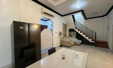 DIJUAL RUMAH FULL FURNISH KOMPLEK VILLA ARJUNA JALAN SWADAYA PALEMBANG