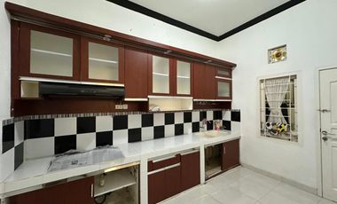 DIJUAL RUMAH FULL FURNISH KOMPLEK VILLA ARJUNA JALAN SWADAYA PALEMBANG