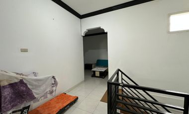 DIJUAL RUMAH FULL FURNISH KOMPLEK VILLA ARJUNA JALAN SWADAYA PALEMBANG