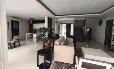 Sewa Rumah Graha Famili Furnished Swimming Pool