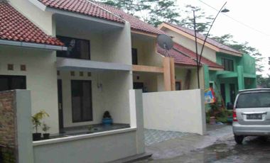 Rumah Baru bagus strategis, tanah luas dekat kota