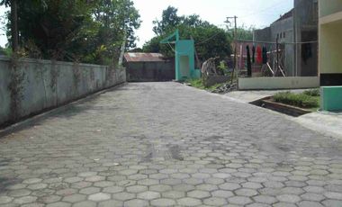 Rumah Baru bagus strategis, tanah luas dekat kota
