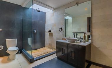 FOR SALE VILLA PREMIUM LOCATION  WALKING NEAR BEACH SEMINYAK