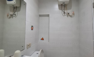 Turun Harga! Rumah Golf Lake Pine Hills 2 Lantai, Full Fasilitas, Dekat Bandara!