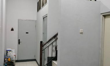 Ruko Strategis 3 Lantai Cengkareng Barat 4x24 SHM Semi Furnished  Dijual ruko siap pakai di cengkareng Unit rapi, lokasi strategis, 3 menit ke SPBU Pe