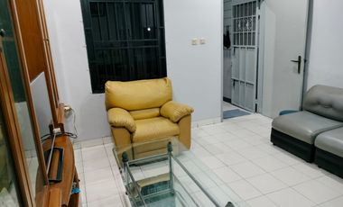 Ruko Strategis 3 Lantai Cengkareng Barat 4x24 SHM Semi Furnished  Dijual ruko siap pakai di cengkareng Unit rapi, lokasi strategis, 3 menit ke SPBU Pe