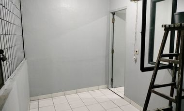 Ruko Strategis 3 Lantai Cengkareng Barat 4x24 SHM Semi Furnished  Dijual ruko siap pakai di cengkareng Unit rapi, lokasi strategis, 3 menit ke SPBU Pe