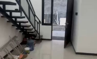 Dijual Rumah Baru Konsep Mezzanine Lokasi Medokan Sawah Rungkut Surabaya (Gang Paling Depan)