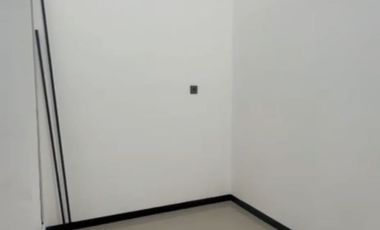 Dijual Rumah Baru Konsep Mezzanine Lokasi Medokan Sawah Rungkut Surabaya (Gang Paling Depan)