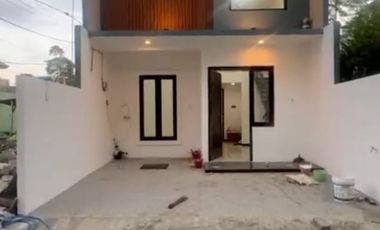 Dijual Rumah Baru Konsep Mezzanine Lokasi Medokan Sawah Rungkut Surabaya (Gang Paling Depan)