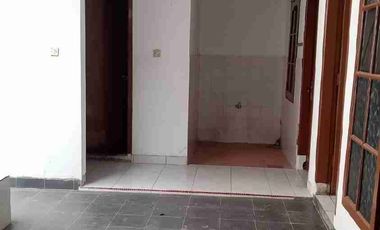 disewakan rumah setrasari kulon, cocok juga untuk kantor