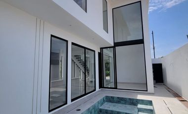 En venta lujosa y moderna casa esquinera de estreno en Isla Celeste, etapa Babor, Nuevo Samborondon