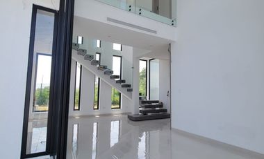 En venta lujosa y moderna casa esquinera de estreno en Isla Celeste, etapa Babor, Nuevo Samborondon