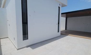 En venta lujosa y moderna casa esquinera de estreno en Isla Celeste, etapa Babor, Nuevo Samborondon
