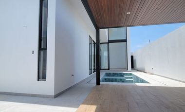 En venta lujosa y moderna casa esquinera de estreno en Isla Celeste, etapa Babor, Nuevo Samborondon