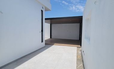 En venta lujosa y moderna casa esquinera de estreno en Isla Celeste, etapa Babor, Nuevo Samborondon