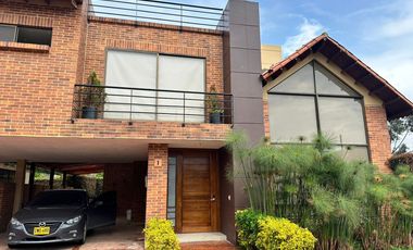 ARRIENDO CASA SANTA CECILIA CON JARDÍN - CHIA