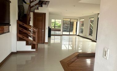 ARRIENDO CASA SANTA CECILIA CON JARDÍN - CHIA