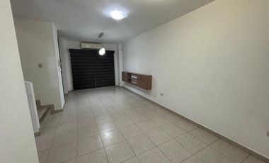 SE ARRIENDA CASA EN EL SECTOR DE LA 12 DE MARZO