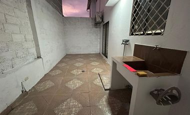 SE ARRIENDA CASA EN EL SECTOR DE LA 12 DE MARZO