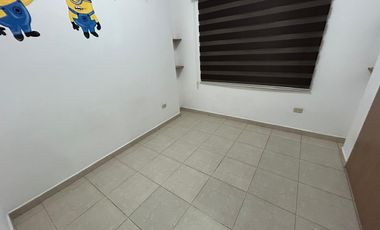 SE ARRIENDA CASA EN EL SECTOR DE LA 12 DE MARZO