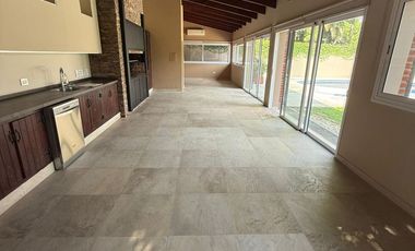 VENTA CASERON EN INMEJORABLE ZONA YERBA BUENA