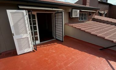VENTA CASERON EN INMEJORABLE ZONA YERBA BUENA