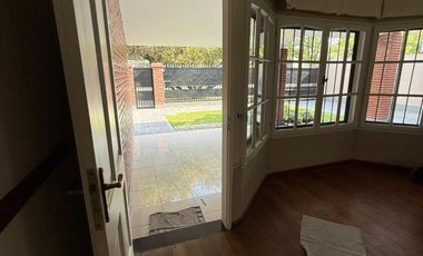 VENTA CASERON EN INMEJORABLE ZONA YERBA BUENA