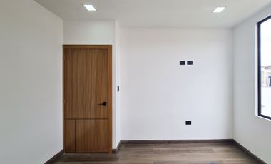 Casa en venta en la urbanización Juan José Castillo al sur de la ciudad de Loja