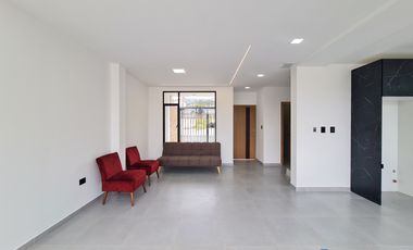 Casa en venta en la urbanización Juan José Castillo al sur de la ciudad de Loja