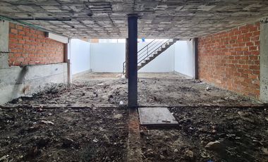 Casa en venta en la urbanización Juan José Castillo al sur de la ciudad de Loja