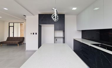 Casa en venta en la urbanización Juan José Castillo al sur de la ciudad de Loja