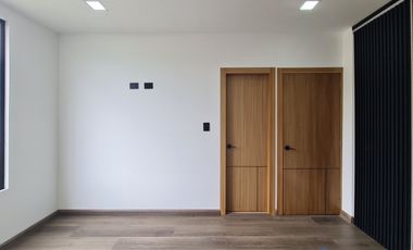 Casa en venta en la urbanización Juan José Castillo al sur de la ciudad de Loja